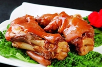 給袋式包裝機(jī)可包豬蹄、蝦滑等食品，多頭稱(chēng)包裝機(jī)
